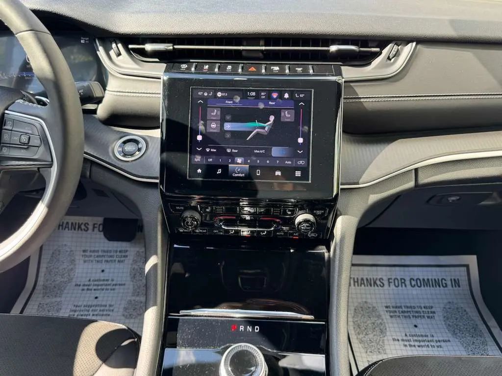 2023 Jeep Grand Cherokee L Altitude Sport Utility 4D - 22956017 - 28