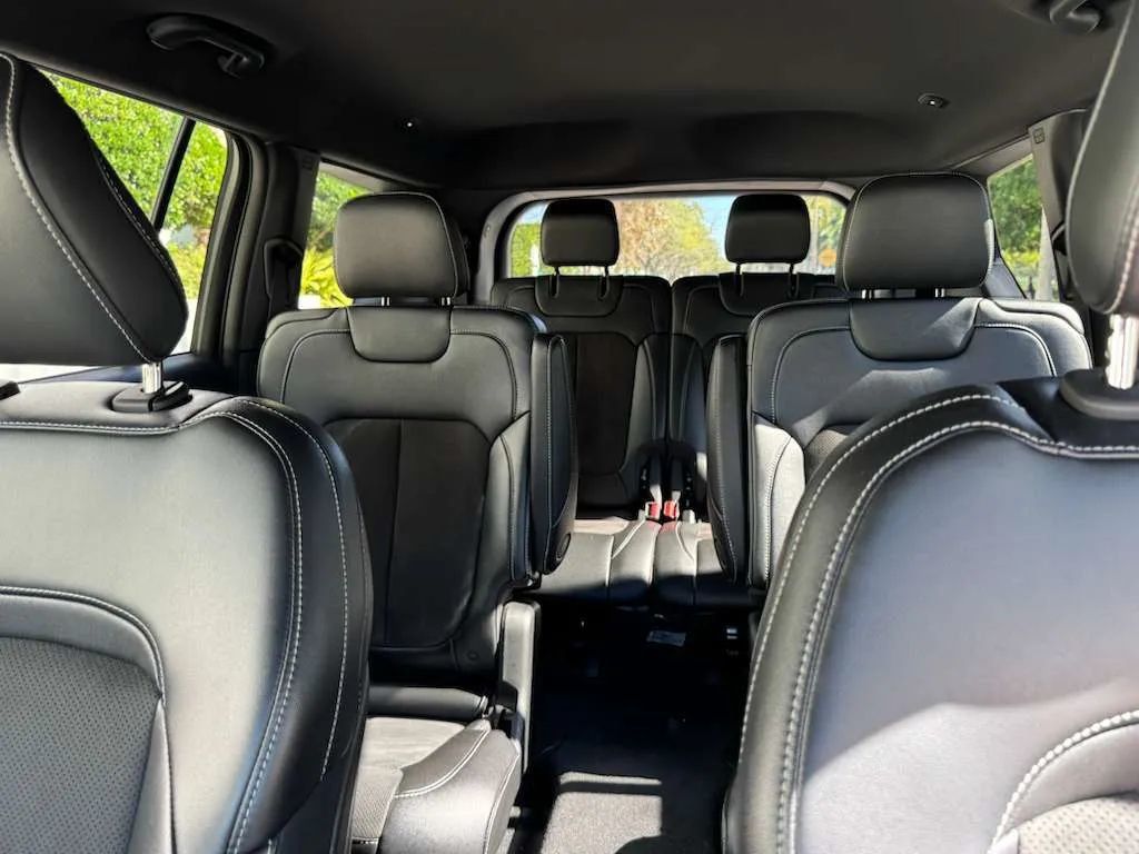 2023 Jeep Grand Cherokee L Altitude Sport Utility 4D - 22956017 - 31