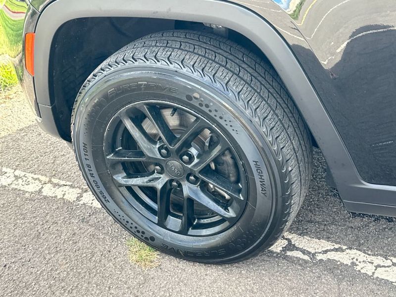 2023 Jeep Grand Cherokee L Laredo - 22967782 - 11