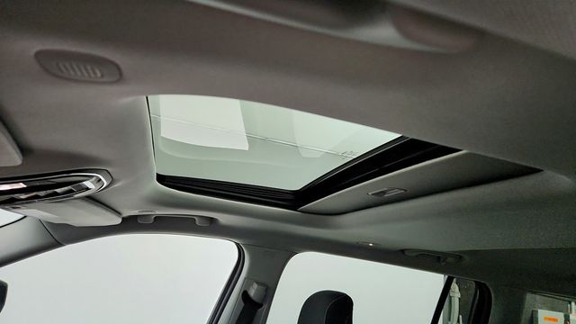 2023 Jeep Grand Cherokee L Laredo 4x4 with Luxury Tech Group I and Power Sunroof - 22948606 - 9