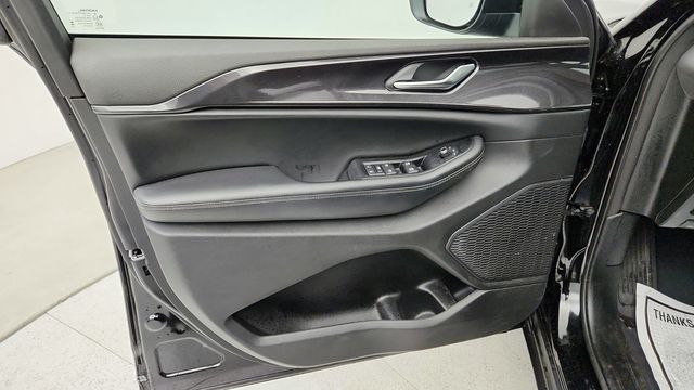 2023 Jeep Grand Cherokee L Laredo 4x4 with Luxury Tech Group I and Power Sunroof - 22948606 - 10