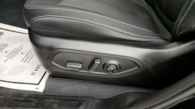 2023 Jeep Grand Cherokee L Laredo 4x4 with Luxury Tech Group I and Power Sunroof - 22948606 - 11