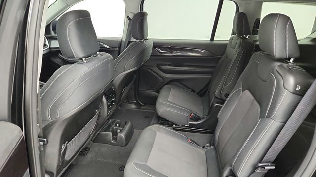 2023 Jeep Grand Cherokee L Laredo 4x4 with Luxury Tech Group I and Power Sunroof - 22948606 - 18