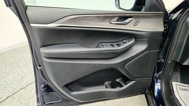 2023 Jeep Grand Cherokee L Limited 4x4 w/ 2nd Row Bench Seating - 23036258 - 9