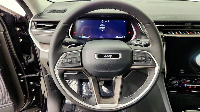 2023 Jeep Grand Cherokee L Limited 4x4 w/ Dual-Pane Sunroof, Tow Prep Group & 18'' Wheels - 23085977 - 13