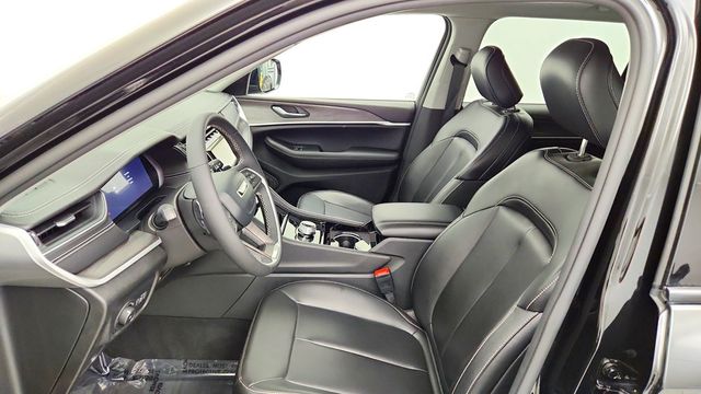 2023 Jeep Grand Cherokee L Limited 4x4 w/ Dual-Pane Sunroof, Tow Prep Group & 18'' Wheels - 23085977 - 17
