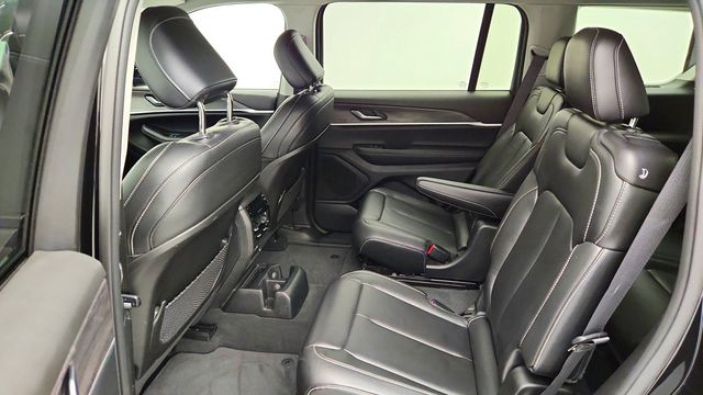 2023 Jeep Grand Cherokee L Limited 4x4 w/ Dual-Pane Sunroof, Tow Prep Group & 18'' Wheels - 23085977 - 18