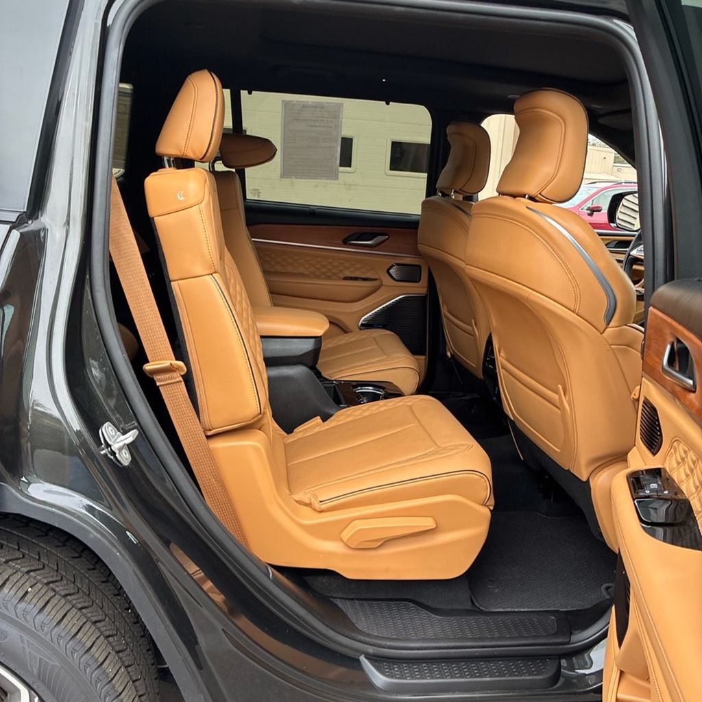 2023 Jeep Grand Cherokee L MSRP$75755/Luxury Tech Pkg/Heads Up Display/Night Vision Pkg - 23093325 - 6
