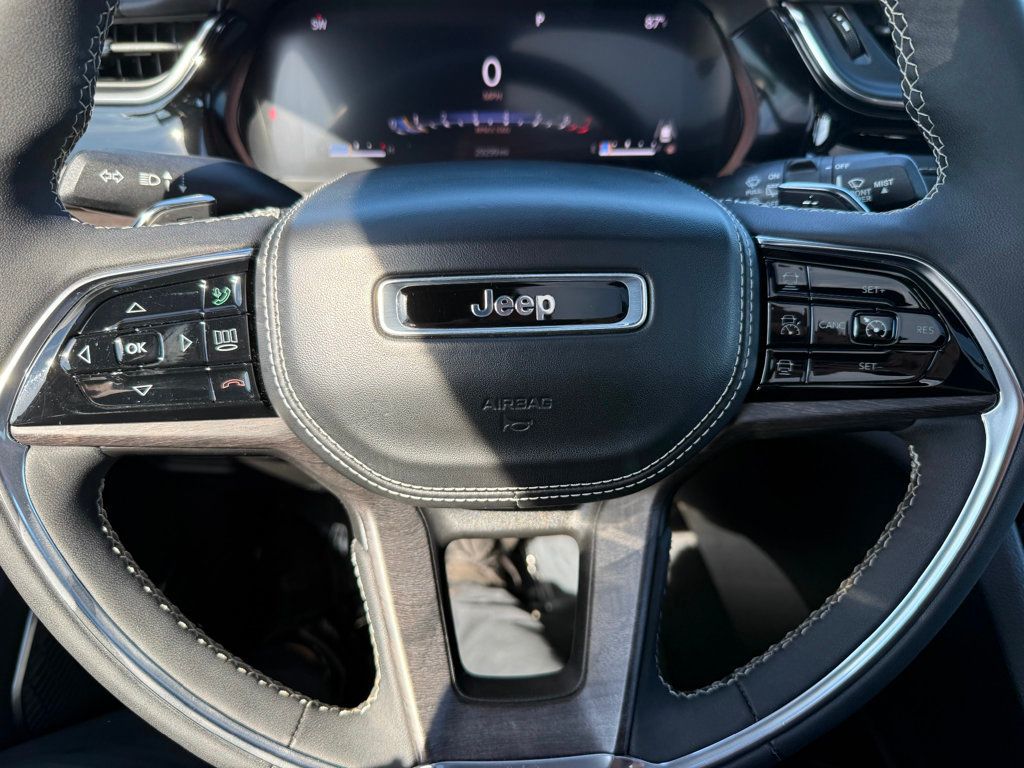 2023 Jeep Grand Cherokee L Overland 4x2 - 22897933 - 12