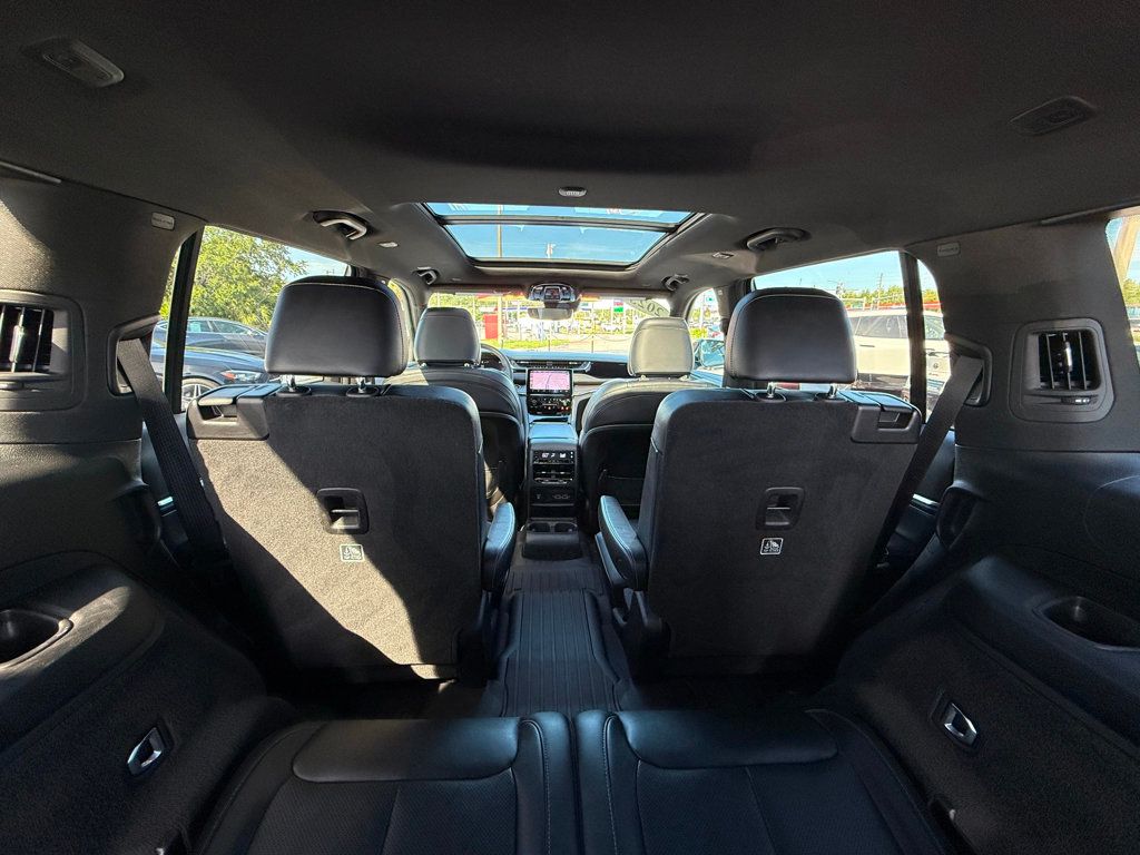 2023 Jeep Grand Cherokee L Overland 4x2 - 22897933 - 30