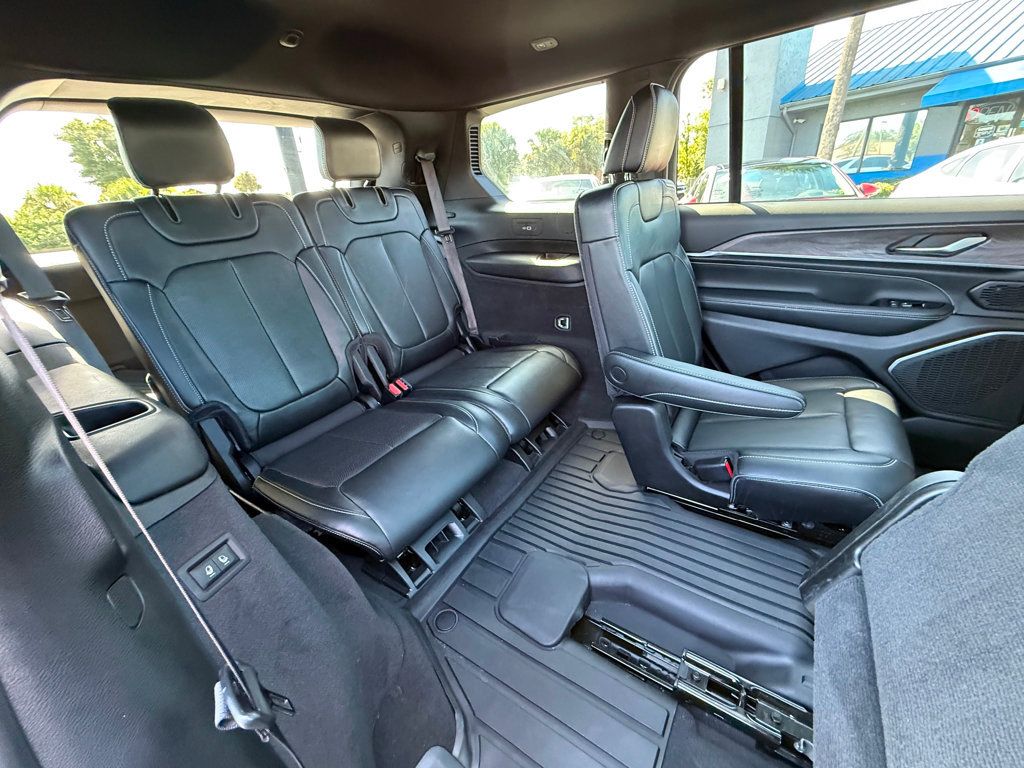 2023 Jeep Grand Cherokee L Overland 4x2 - 22897933 - 34