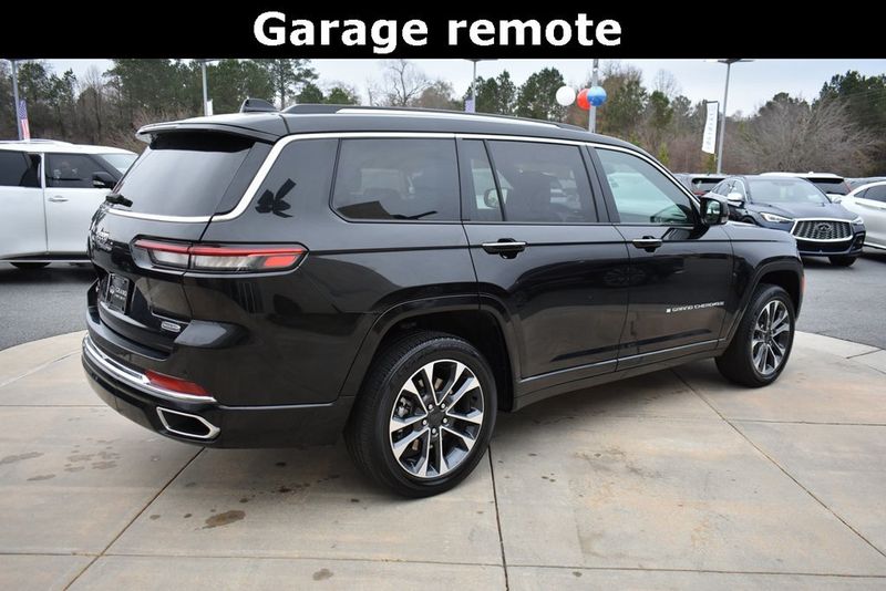2023 Jeep Grand Cherokee Overland photo 4