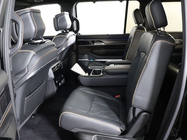 2023 Jeep Grand Wagoneer Series III - 23026941 - 42