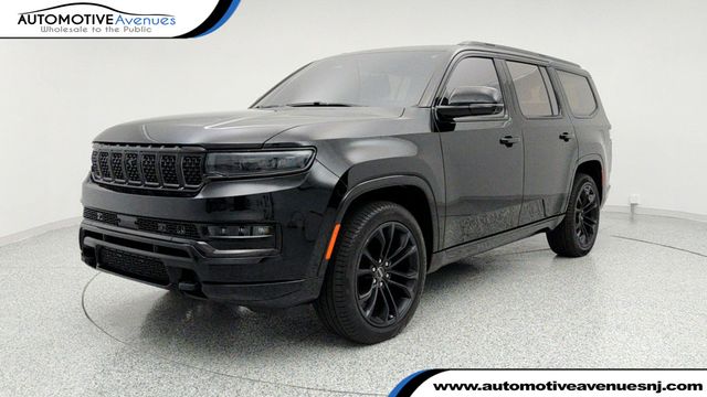 2023 Jeep Grand Wagoneer Series III Obsidian 4x4 with Heavy Duty Trailer Tow Package - 22953815 - 0