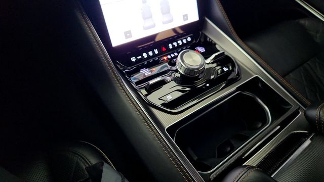 2023 Jeep Grand Wagoneer Series III Obsidian 4x4 with Heavy Duty Trailer Tow Package - 22953815 - 14