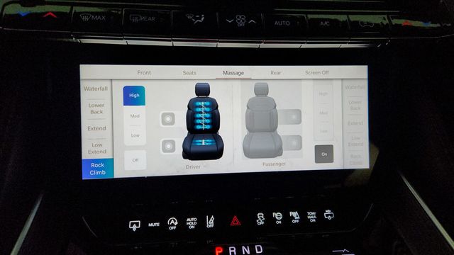 2023 Jeep Grand Wagoneer Series III Obsidian 4x4 with Heavy Duty Trailer Tow Package - 22953815 - 17