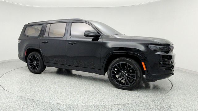2023 Jeep Grand Wagoneer Series III Obsidian 4x4 with Heavy Duty Trailer Tow Package - 22953815 - 2