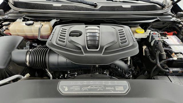 2023 Jeep Grand Wagoneer Series III Obsidian 4x4 with Heavy Duty Trailer Tow Package - 22953815 - 30