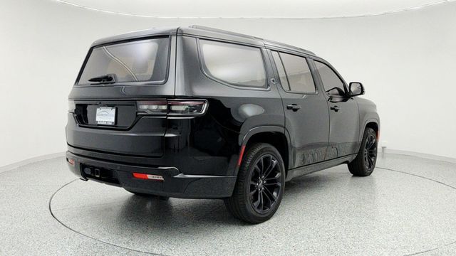 2023 Jeep Grand Wagoneer Series III Obsidian 4x4 with Heavy Duty Trailer Tow Package - 22953815 - 4