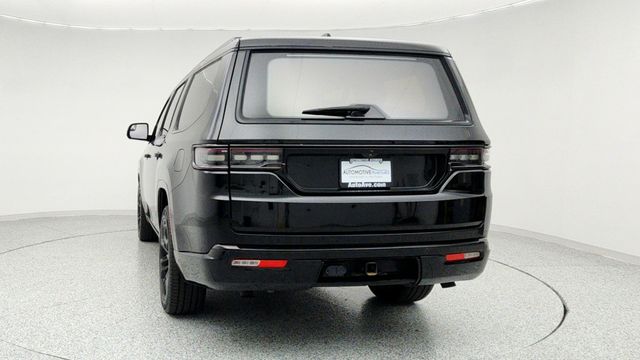 2023 Jeep Grand Wagoneer Series III Obsidian 4x4 with Heavy Duty Trailer Tow Package - 22953815 - 5