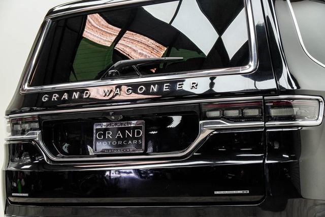 2023 Jeep Grand Wagoneer Series II Obsidian 4x4 - 23013076 - 12