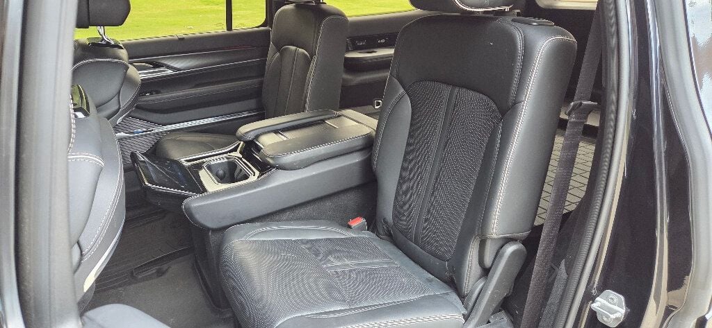2023 Jeep Grand Wagoneer Series II Obsidian 4x4 - 22914099 - 10