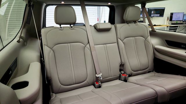 2023 Jeep Grand Wagoneer L 4x4 w/ Embossed Metal Interior Accents - 23002321 - 19