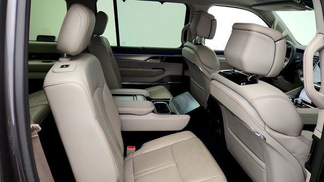 2023 Jeep Grand Wagoneer L 4x4 w/ Embossed Metal Interior Accents - 23002321 - 20