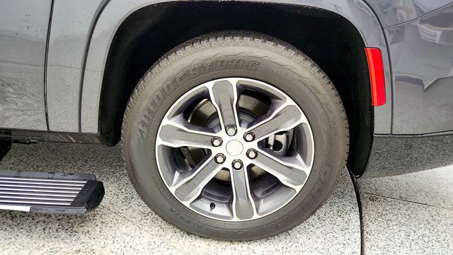 2023 Jeep Grand Wagoneer L 4x4 w/ Embossed Metal Interior Accents - 23002321 - 8