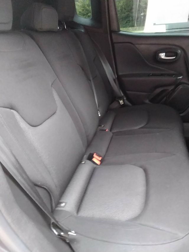 2023 Jeep Renegade Latitude 4x4 - 23031613 - 9