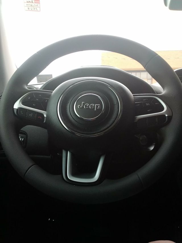 2023 Jeep Renegade Latitude 4x4 - 23031613 - 12