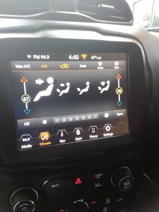 2023 Jeep Renegade Latitude 4x4 - 23031613 - 16