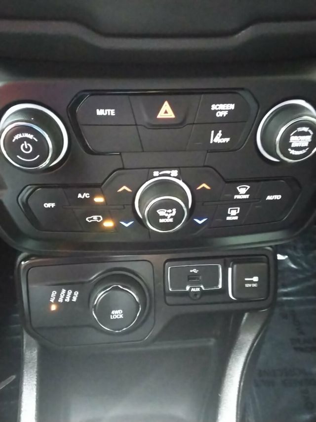 2023 Jeep Renegade Latitude 4x4 - 23031613 - 21