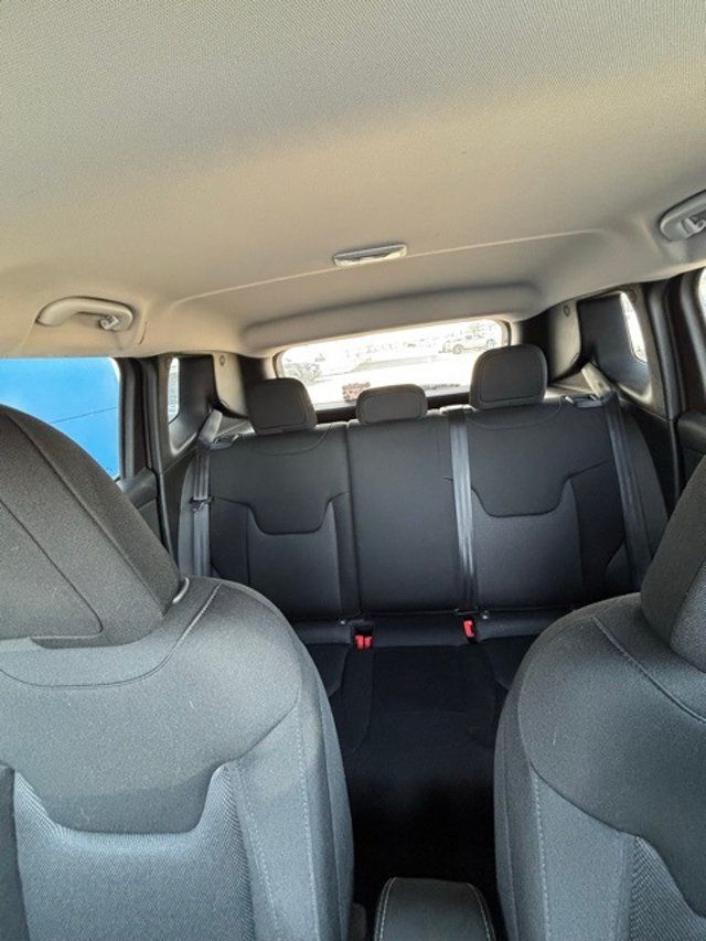 2023 Jeep Renegade Latitude 4x4 - 22981676 - 20