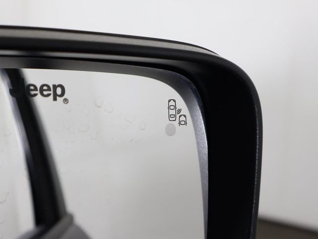 2023 Jeep Renegade Latitude 4x4 - 23061927 - 33