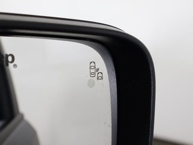 2023 Jeep Renegade Latitude 4x4 - 23078482 - 32