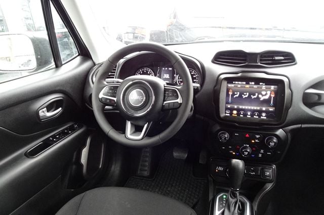 2023 Jeep Renegade Latitude 4x4 - 22770390 - 12