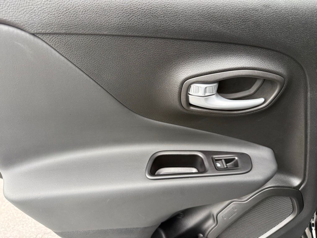 2023 Jeep Renegade Limited 4x4 - 22970907 - 23