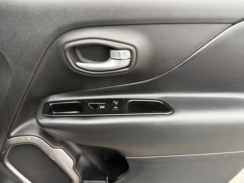 2023 Jeep Renegade Limited 4x4 - 22970907 - 31