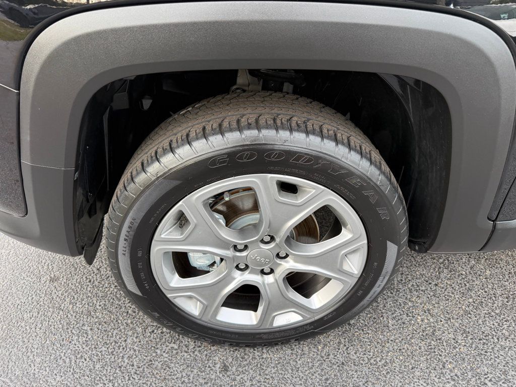 2023 Jeep Renegade Limited 4x4 - 22970907 - 35