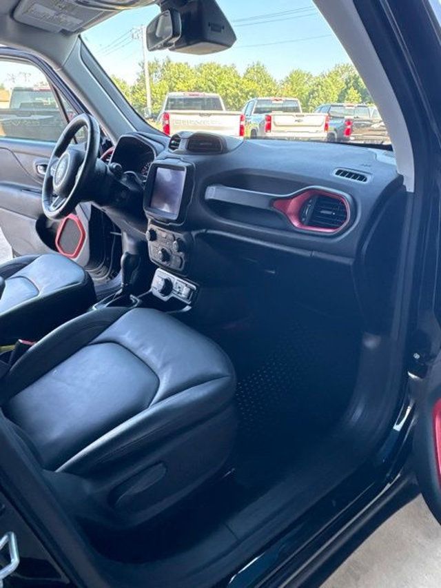 2023 Jeep Renegade Trailhawk 4x4 - 23043389 - 18