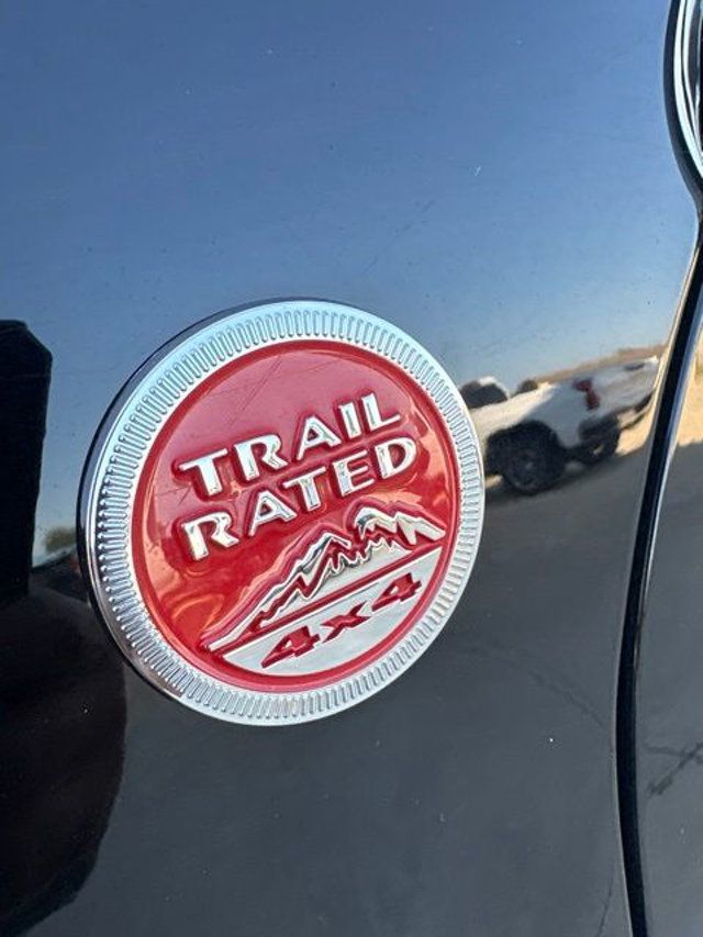 2023 Jeep Renegade Trailhawk 4x4 - 23043389 - 6