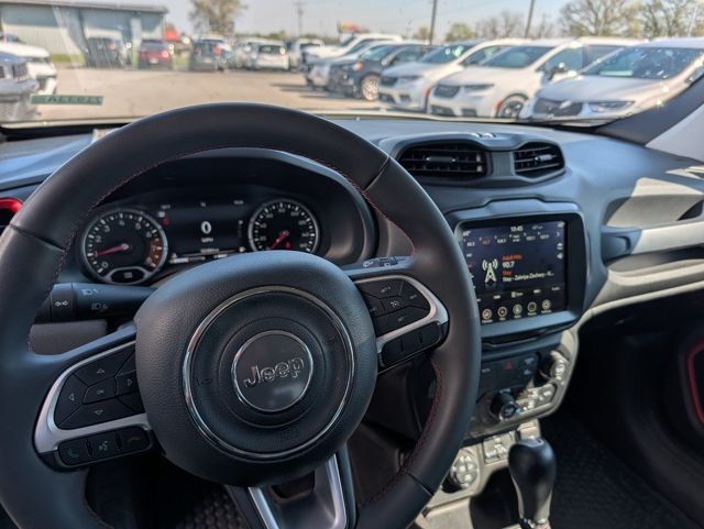 2023 Jeep Renegade Trailhawk 4x4 - 23007229 - 9