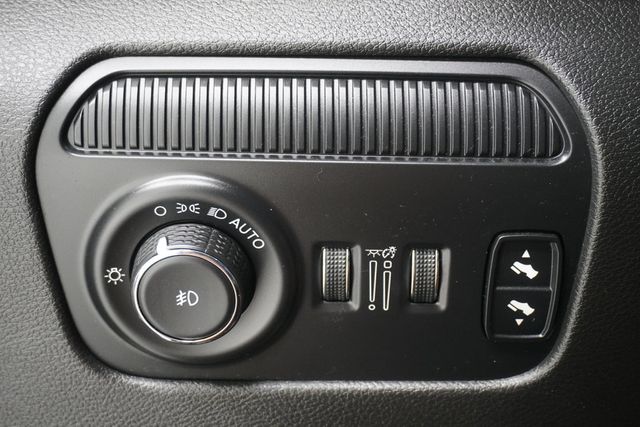 2023 Jeep Wagoneer 4x2 - 22984629 - 24