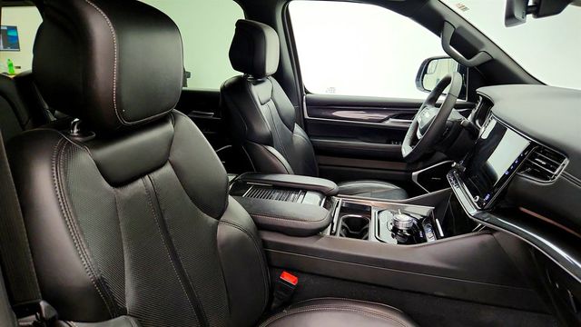 2023 Jeep Wagoneer 4x4 - 23047336 - 21