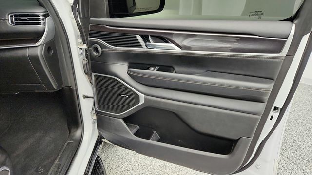 2023 Jeep Wagoneer 4x4 Premium Group - 22956558 - 24