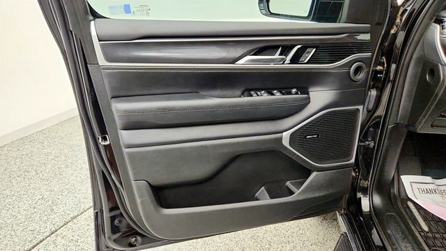 2023 Jeep Wagoneer 4x4 w/ Convenience Group & 5.7L V8 eTorque - 23032253 - 9