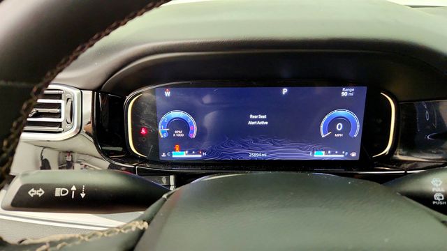 2023 Jeep Wagoneer 4x4 w/ Front Passenger Interactive Display - 23055675 - 13