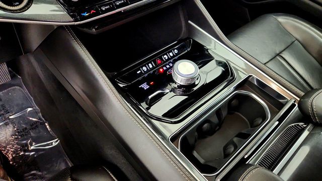 2023 Jeep Wagoneer 4x4 w/ Front Passenger Interactive Display - 23055675 - 15