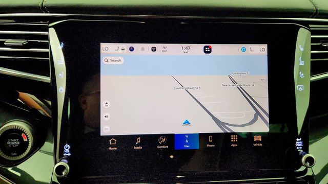 2023 Jeep Wagoneer 4x4 w/ Front Passenger Interactive Display - 23055675 - 18